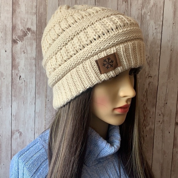 cable Knit Chunky Beanie - Picture 2 of 6